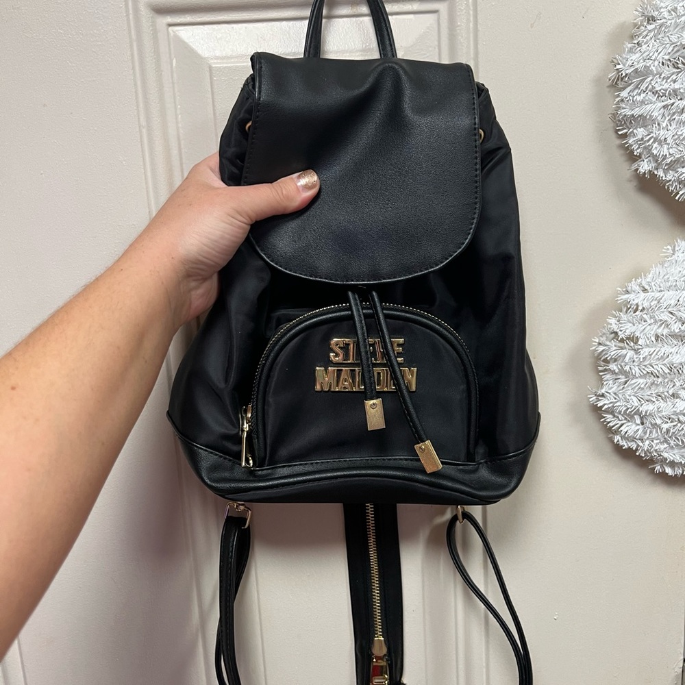 Steve Madden mini back pack - Picture 2 of 4